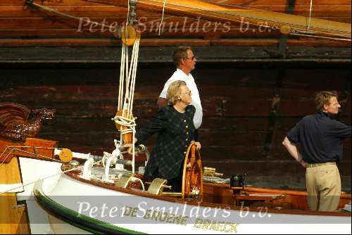 Muiden 18 augustus 2002
Koningin Beatrix varen met de Groene Draeck