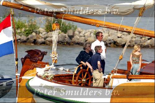 Muiden 18 augustus 2002
Koningin Beatrix varen met de Groene Draeck