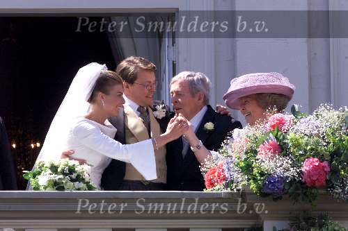 Den Haag 19 mei 2001
Prinses Laurentien Brinkhorst en Prins Constantijn trouwen voor de kerk.
Prins Claus en Koningin Beatrix