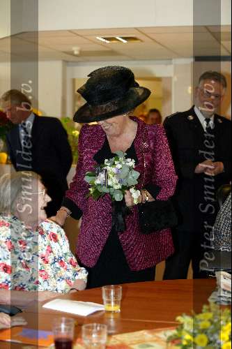 Baarn 23 april 2003
Koningin Beatrix op bezoek bij bejaarden