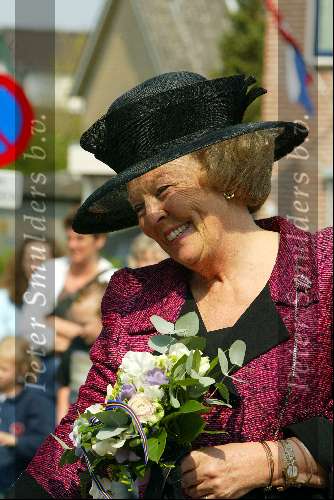Baarn 23 april 2003
Koningin Beatrix op bezoek bij bejaarden