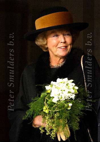 Den Haag 24 oktober 2003
Koningin Beatrix opent bejaardenhuis