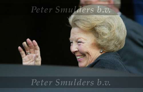 Amsterdam 29 oktober 2003
Koningin Beatrix bij het paleis op de dam