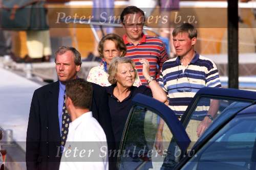 Muiden 29-08-1999
Koningin Beatrix bij aankomst van de groene Draeck.