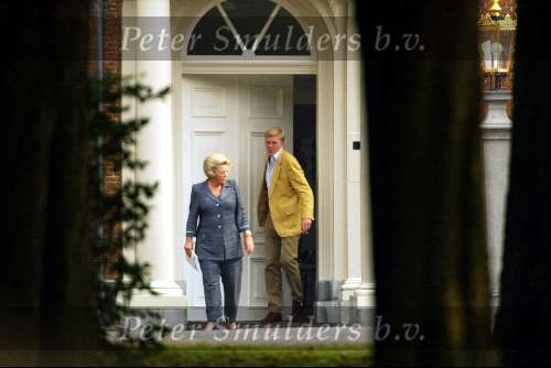Den Haag 5 september 2003
Prins Willem Alexander en Koningin Beatrix  bij huis ten bosch op verjaardag van prins claus