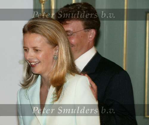 Den Haag 30 juni 2003
Verloving Mabel Wisse Smit en Prins Friso op huis ten bosch.
Met Koningin Beatrix en de moeder van Mabel