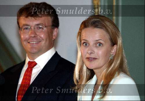 Den Haag 30 juni 2003
Verloving Mabel Wisse Smit en Prins Friso op huis ten bosch.
l