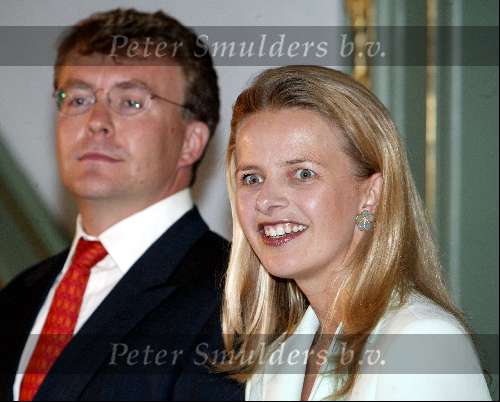 Den Haag 30 juni 2003
Verloving Mabel Wisse Smit en Prins Friso op huis ten bosch.