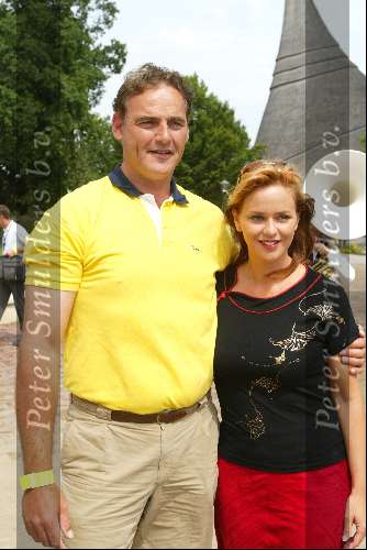 Kaatsheuvel 22 juni 2003
Opening nieuwe show in de efteling
Manon Thomas met vriend