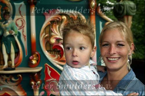 Kaatsheuvel, 5 juni 2003 De Efteling
Villa Pardoes
Mariska Bauer met zoontje
