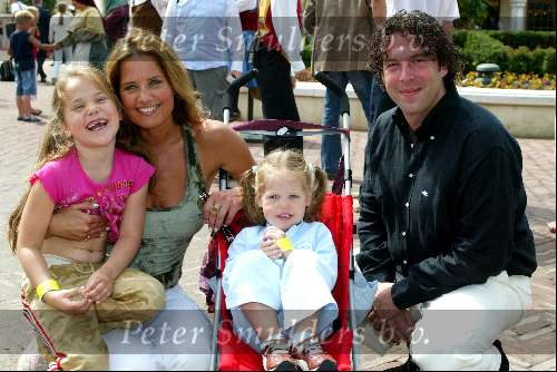 Kaatsheuvel 22 juni 2003
Opening nieuwe show in de efteling
Mariska Hulscher met gezin