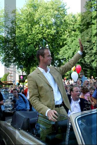 Alphen aan de rijn 9 juni 2003
Huldiging martin verkerk na finale roland garros
