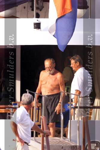 Porte Ercole 4 augustus 2001
Prins Bernhard varen met de Jumbo VI samen met een beveiligingsbeambte