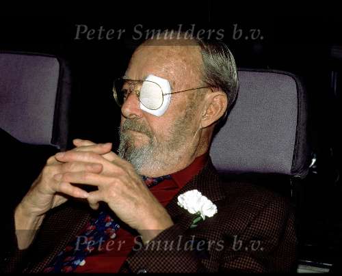 Amsterdam, 14 oktober 1998
Prins Bernhard met zijn oog in het verband vanwege oogoperatie