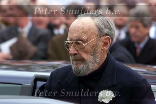 Breukelen 28 maart 2001
Opening van het Albert Heyn gebouw op Neyenrode.
Prins Bernhard