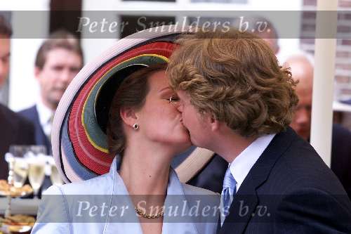 Utrecht 6 juli 2000
Prins Bernhard Jr en Annette Sekreve trouwen voor de wet in Utrecht.