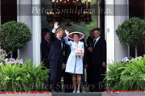 Utrecht 6 juli 2000
Prins Bernhard Jr en Annette Sekreve trouwen voor de wet in Utrecht.