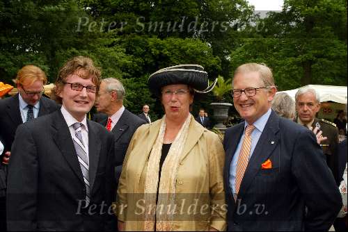 Breukelen11 juni 2002
Haringparty Neijenrode
Pieter v Vollenhoven en prins Bernhard jr en Annemarie Jorritsma