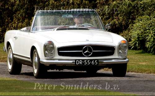 Soestdijk 29 juni 2003
92e verjaardag prins bernhard op soestdijk
Prins Carlos in Mercedes 300 sl Classic car uit 1965