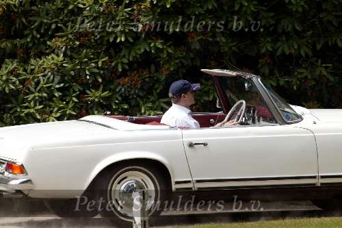 Soestdijk 29 juni 2003
92e verjaardag prins bernhard op soestdijk
Prins Carlos in Mercedes 300 sl Classic car uit 1965