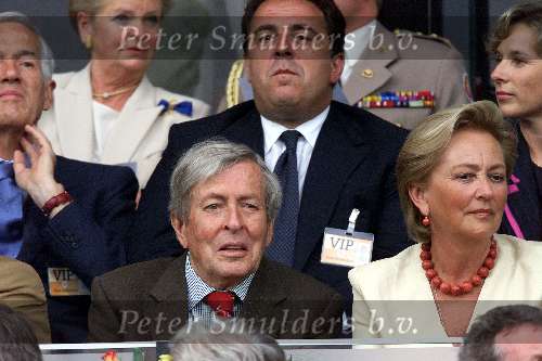 Rotterdam, 2 juli 2000   Euro 2000
Finale EK Tusen Frankrijk-Italie, eindstand 2-1 na verlenging.
Prins Claus en Koningin Fabiola van Belgie