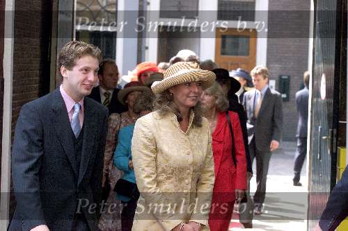 Utrecht 6 juli 2000
Prins Bernhard Jr en Annette Sekreve trouwen voor de wet in Utrecht.
Prins Floris met vriendin