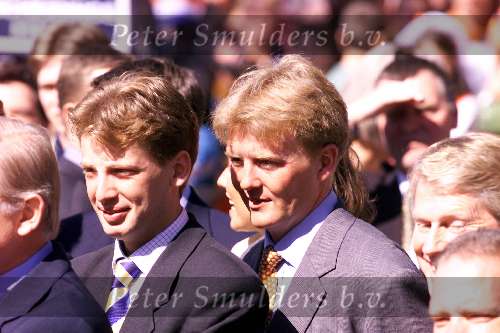 30 april 1999 Prins Floris en Prins Willem Alexander tijdens koninginnedag 1999