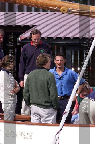 Muiden 4 Juli 1999
Koningin Beatrix varen op de groene draeck 
Prins  Friso, Maurits en Prinses Marilene.