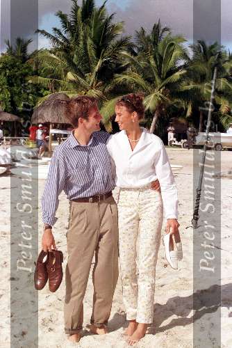 Mauritius, 21 september 1998
Prins Maurits met Prinses Marilene op het strand