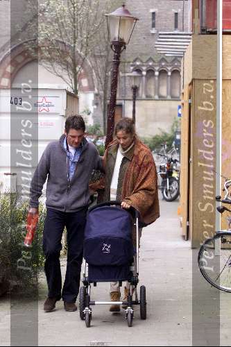 Amsterdam 23 april 2001
Prins Maurits en prinses Marilene met Anna in de kinderwagen