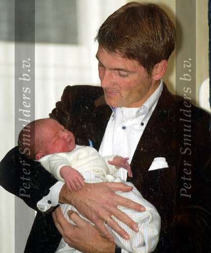 Amsterdam 27 oktober 2002
Prins Maurits met baby Lucas