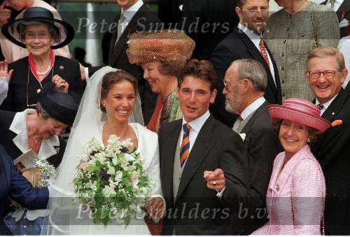 Apeldoorn 30 Mei 1998
Prins Maurits met Prinses Marilene, Koningin Beatrix, Prins Bernhard, Prins Claus, Pieter van Vollenhoven , Prinses Margriet e.a.