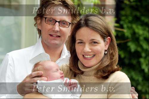 Amsterdam 8 juni 2002
Prins Bernhard jr en Prinses Annette Sekreve met hun dochtertje Prinses Isabella
