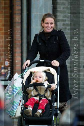 Amsterdam 23 oktob er 2003
Prinses Annette met dochter Prinses Isabelle