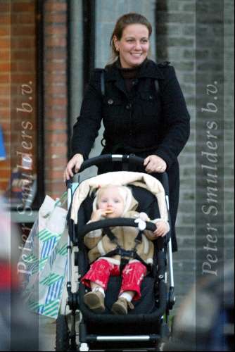 Amsterdam 23 oktob er 2003
Prinses Annette met dochter Prinses Isabelle