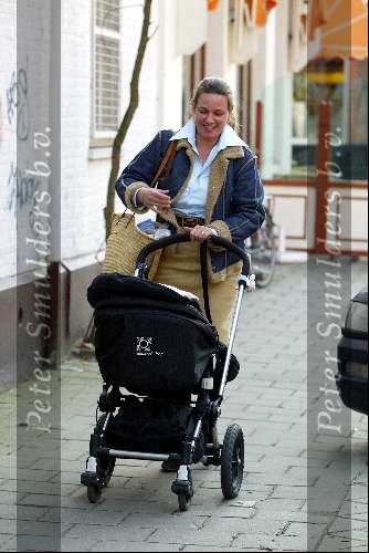Amsterdam 24 maart 2003
Prinses Annette met haar dochtertje Prinses Isabelle