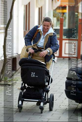 Amsterdam 24 maart 2003
Prinses Annette met haar dochtertje Prinses Isabelle