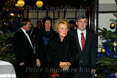 Amsterdam 21 december 2001
Uitreiking van de Rembrandt awards in de beurs van Berlage.
Prinses Irene Jan v Dooren Links achter