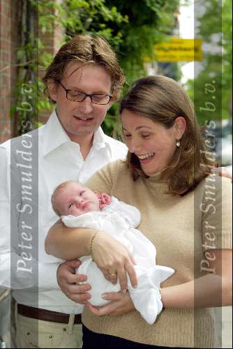 Amsterdam 8 juni 2002
Prins Bernhard jr En Prinses Annette Sekrev met hun dochtertje Prinses Isabella