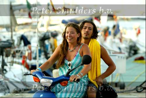 Porto Ercole 20 juli 2003
Prinses Juliana met haar vriend gimo (hij komt uit Libanon)
op de scooter