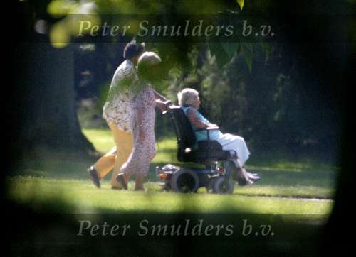Soestdijk 29 juni 2003
Prins bernhard verjaardag op soestdijk.
Prinses Juliana in een rolstoel