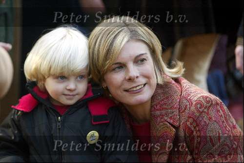 Mierlo 3 december 2002
Prinses Marilene met Lucas, Prinses Annette en Prinses Laurentien bij nationale boomplantdag in Mierlo