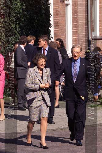Amsterdam 23 september 2001
Prins Maurits en Prinses Marilene hun dochter Anna word gedoopt.
Pieter v Vollenhoven en Prinses Margriet.