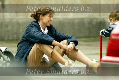 Amsterdam 7 augustus 2002
Prinses Marilene met dikke buik en Prinses Anna