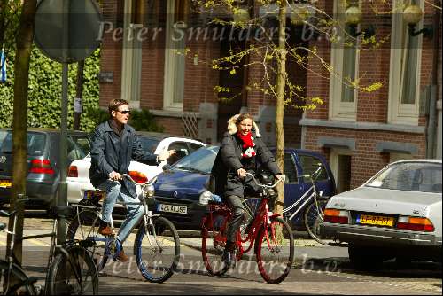 Amsterdam 27 april 2002
Prins Maurits en Prinses Marilene op de fiets.