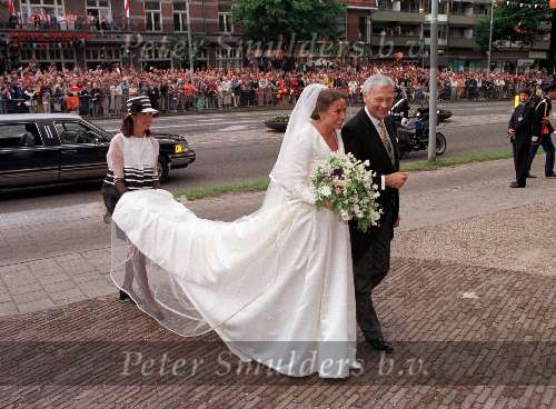 Apelsoorn 30 Mei 1998
Trouwen Prinses Marilene met Prins Maurits.
Hier met haar vader Dhr. v d Broek