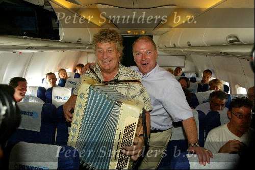 Marbella 13 juni 2003
Princess in marbella
tonny eyk met accordeon  en ronnie tober in vliegtuig