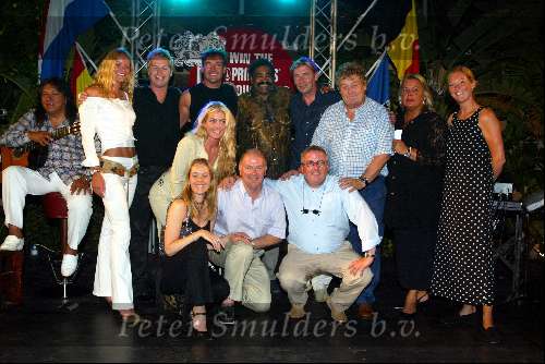 Marbella 13 juni 2003
Princess in marbella
inge de bruijn Tony Neef Gerard Joling George Mc Cray Tonny Eyk Els Ouborg Ronnie tober


Peter Smulders bv