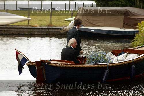 Nieuwkoop 28 juni 2003
trouwen barbara  boomsma en roelant jacobs
roelant en zijn vader ruud jacobs in een sloep