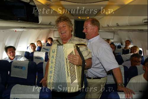Marbella 13 juni 2003
Princess in marbella
tonny eyk met accordeon  en ronnie tober in vliegtuig